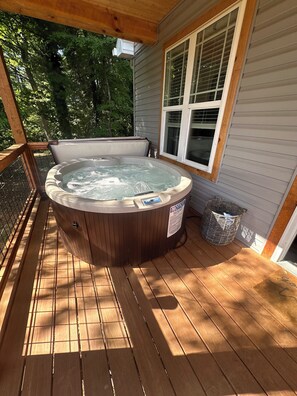 Small hot tub on the porch