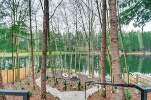Lake Access | 9 Mi to Penrose Point State Park