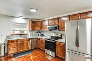 Kitchen | 1st Floor | Keurig Coffee Maker | Blender | Toaster | Cooking Basics