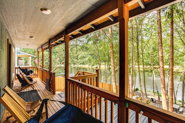 Gig Harbor Vacation Rental | 3BR | 2.5BA | 1,664 Sq Ft | Stairs Required
