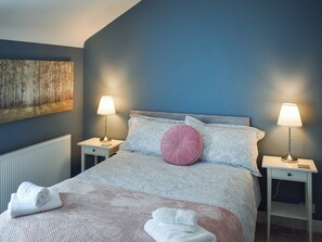 Double bedroom | No12, Mold