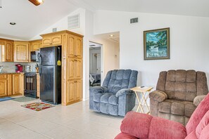 Living Area | Smart TV | Free WiFi | Central Heating & A/C