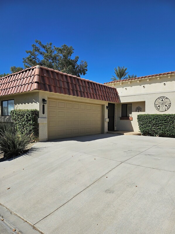 Access to garage to do laundry only. You can park in driveway or street.