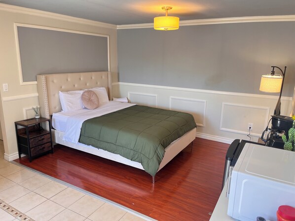 Queen size bed