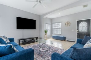 Furniture, Indoors, Living Room, Screen, Couch