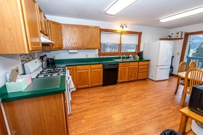 "Indoors","Hardwood","Floor","Flooring","Kitchen"