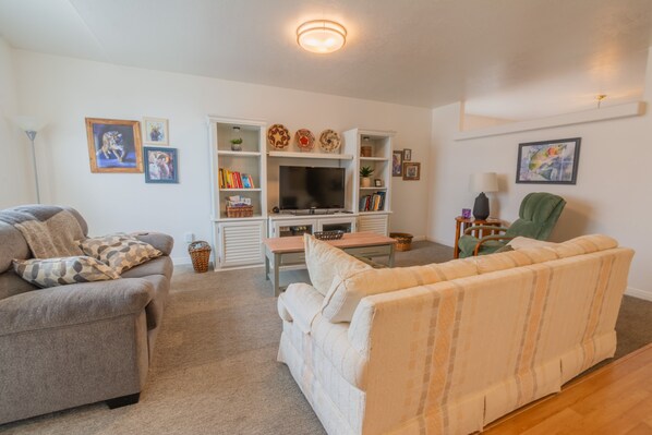 Furniture, Indoors, Living Room, Couch, Home Decor