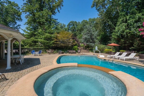 Nature, Outdoors, Scenery, Yard, Pool