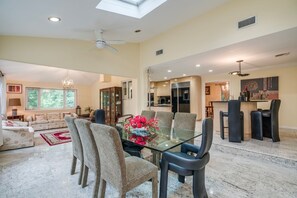 Architecture, Building, Dining Room, Dining Table, Furniture