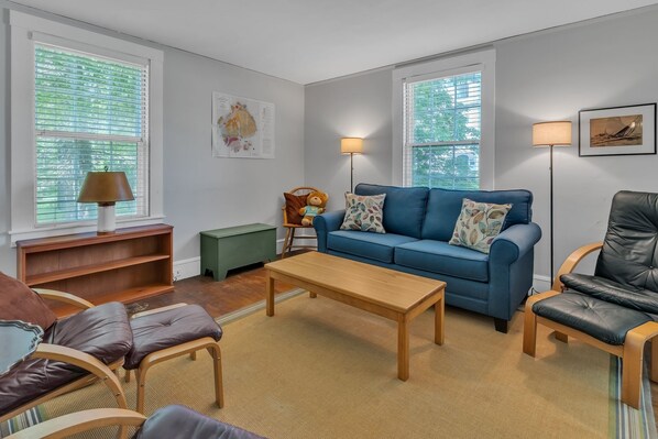 Architecture, Building, Furniture, Indoors, Living Room