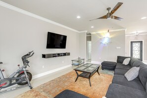 Living Room | Smart TV | Ceiling Fans