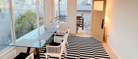 Dining area, entrance.