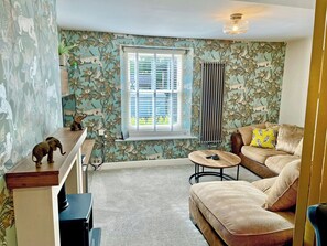 Living room | Station View, Pickering