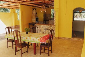 Outdoor dining