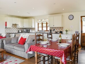 Open plan living space | Badger Cottage - Woodlands Farm, Somerton