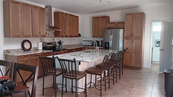 Fully equipped kitchen