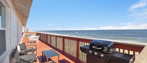 BBQ Grill (1 tank of propane provided "in the green")