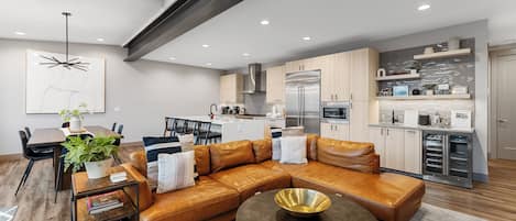 164 Caravelle Drive