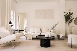 Serene and peaceful vibes, coming from all around, will help you decompress.