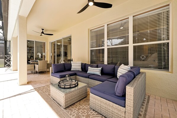 Breezy retreat: Lanai for lounging and outdoor bites