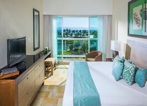 Mayan Palace bedroom at the 1 Bdrm suite