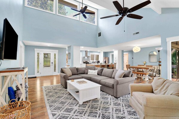 Vaulted Living Room Ceiling with plenty of Light