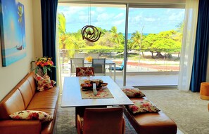 Spacious Dining table (8 guest) overlooking beach and ocean