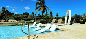 Pool overlooking to the beach