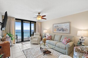 Living Area with Gulf Views