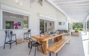 Outdoor dining