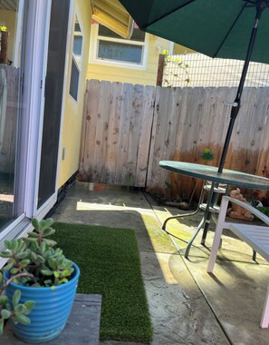 Outdoor dining