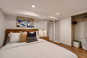 The queen sized bed will help you sleep with ease throughout the night