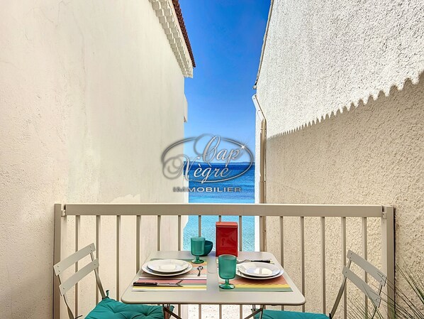 Seasonal rental for 2 people near Cavalière Beach