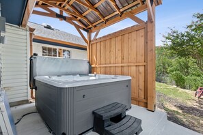 Bain à remous extérieur