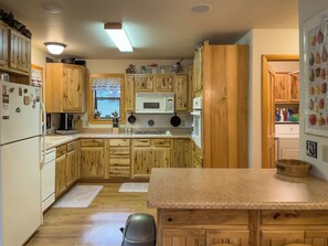 Open kitchen with Breakfast Bar