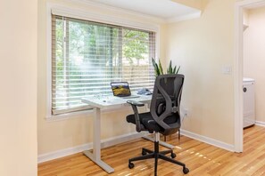 Work Station (1)