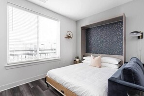 Walkable Studio Apartment in the Heart of Downtown