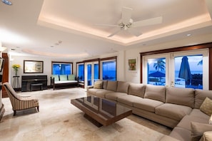 Living Room / Lounge