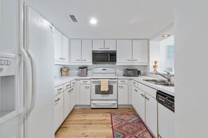 A fully stocked kitchen makes meal preparation a breeze.