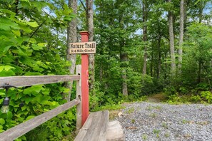 Your Gateway to Serene Trails and Natural Beauty!