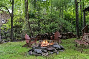 A Perfect Mountain Escape By The Fire!
