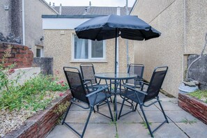 Fleet Street - 2 Bedroom Holiday Home - Swansea (5413)