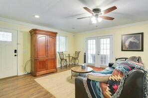 Living Room | Queen Sleeper Sofa | Single-Story Home