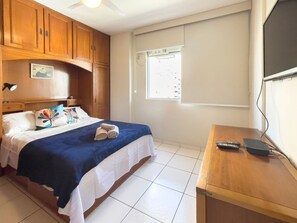 Bed,Photo of the whole room,Bedroom