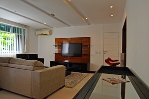 Communal lounge / TV room