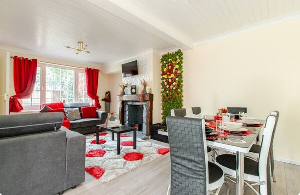Living / Reception Room
