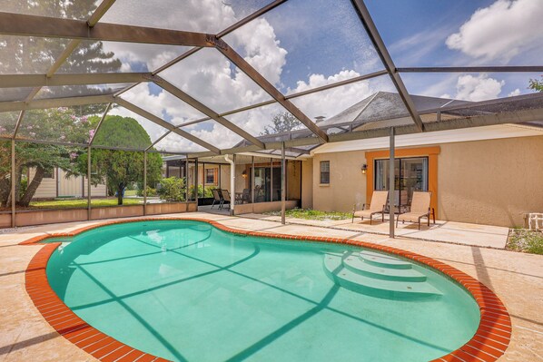 Wimauma Vacation Rental | 3BR | 2BA | 1,800 Sq Ft | 2 Steps to Access