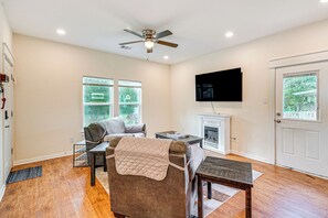 Living Room | Smart TV | Ceiling Fans