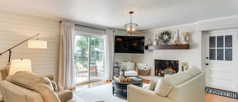 Taylors Vacation Rental | 5BR | 4BA | 3,000 Sq Ft | 3 Steps to Enter