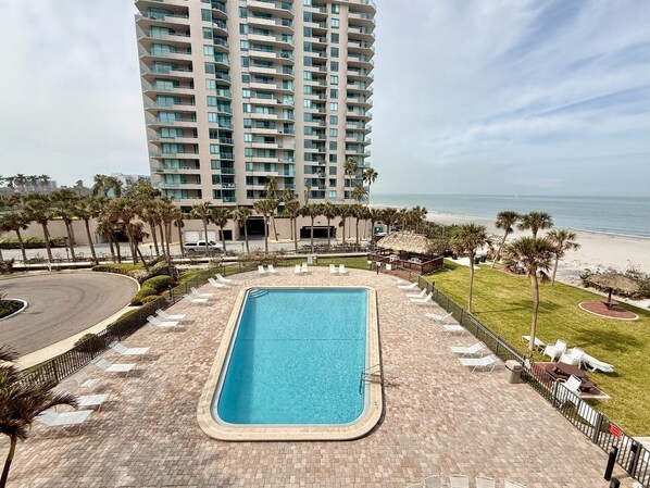 Heated Pool shared with other guest Verify Access hours. Direct access to beach.